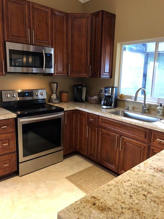 9216 Edgemont Ln, Boca Raton, FL 33434 - photo 5