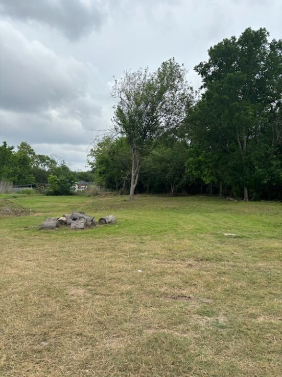 9512 Willow St, Houston, TX 77088 - photo 5