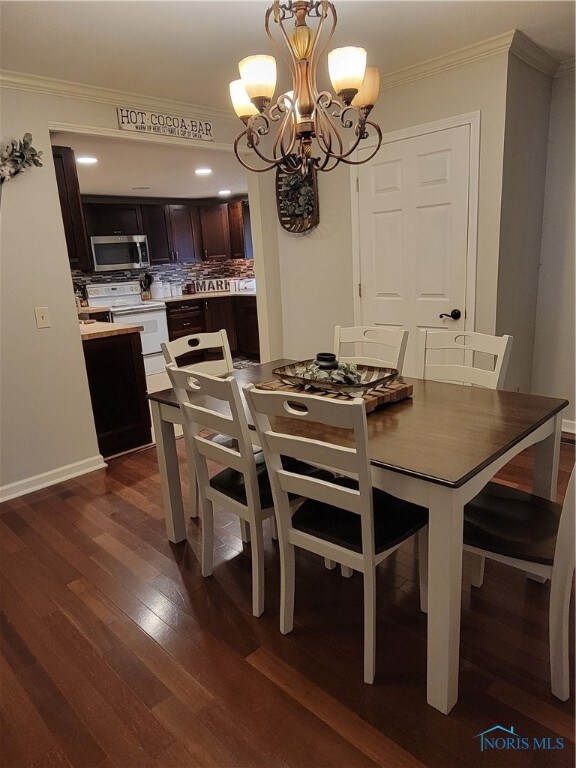 dining room looking into the kitchen