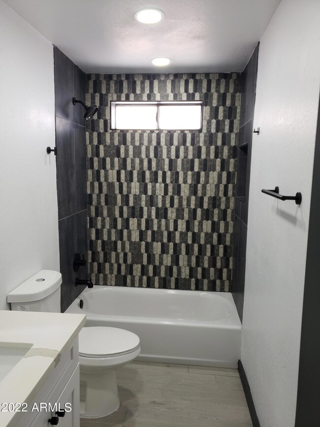 7515 W Glenrosa Ave, Phoenix, AZ 85033 - photo 7