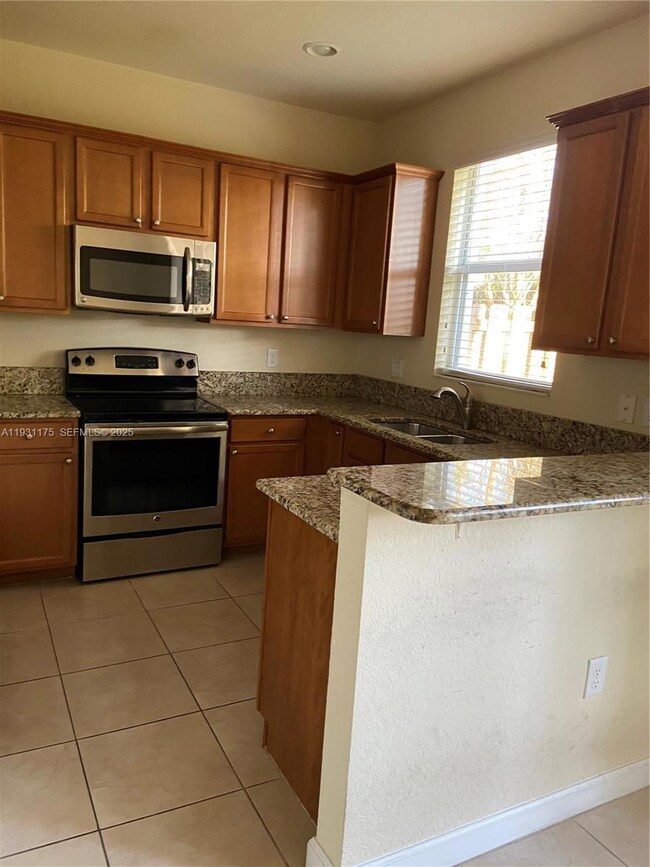 12446 Emerald Creek Ct unit 12446, Davie, FL 33325 - photo 5