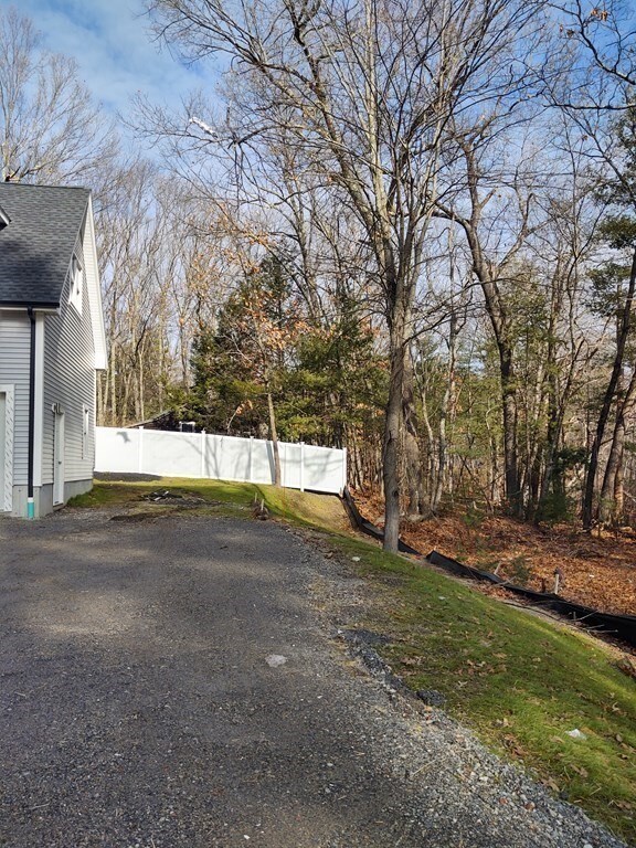 21 Lakeside Ave, Hudson, MA 01749 - photo 4