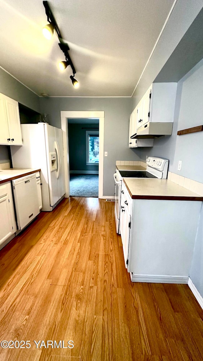 411 S 18th Ave, Yakima, WA 98902 - photo 6