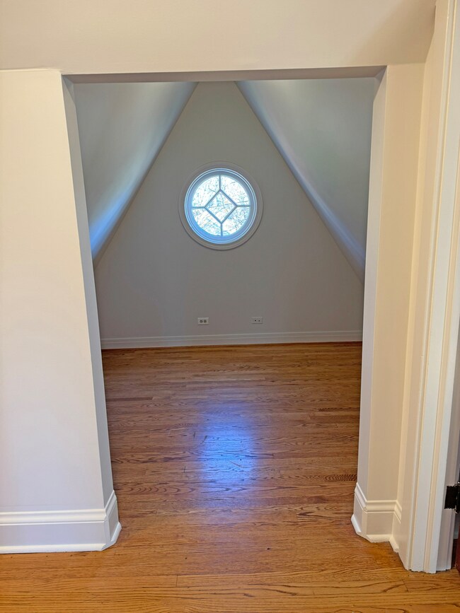 366 E Wisconsin Ave, Lake Forest, IL 60045 - photo 7