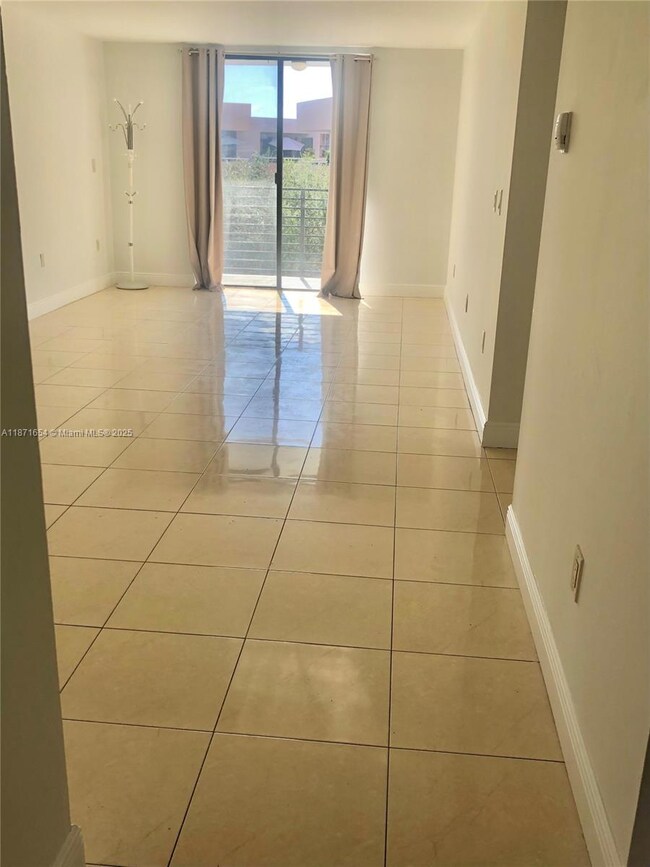 8100 Byron Ave unit 509, Miami Beach, FL 33141 - photo 4