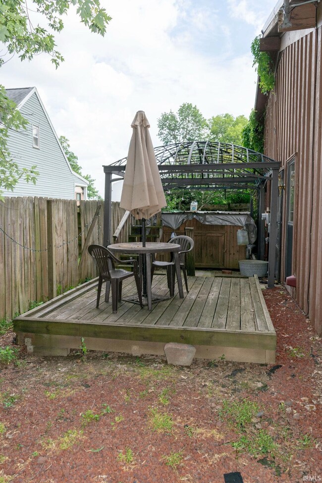 9988 Powers Dr, Newburgh, IN 47630 - photo 7