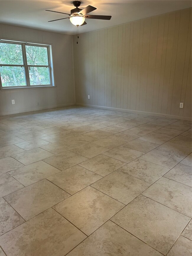 206 Skyview Terrace unit A, Friendswood, TX 77546 - photo 3