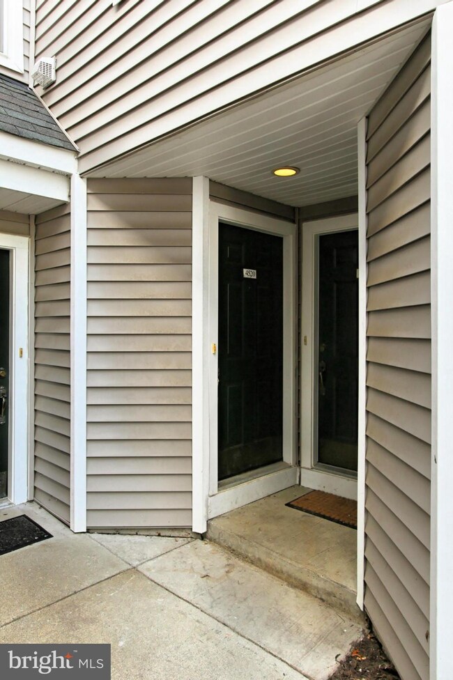 4520 Superior Square unit 4520, Fairfax, VA 22033 - photo 2