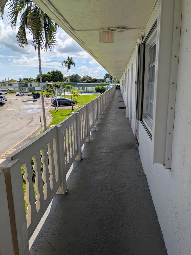 20120 NE 2nd Ave unit W20, Miami, FL 33179 - photo 4