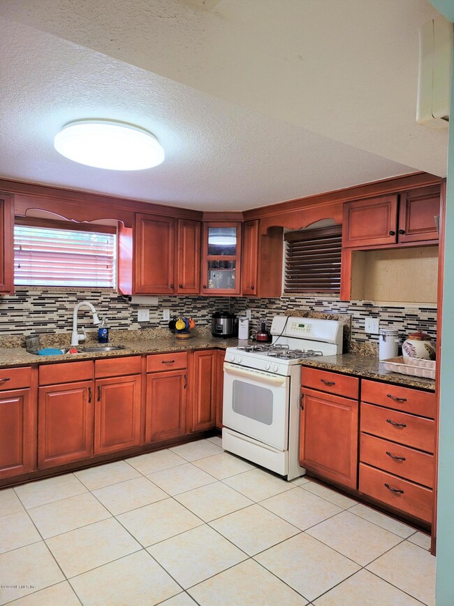 514 Aiken Rd, Jacksonville, FL 32216 - photo 6