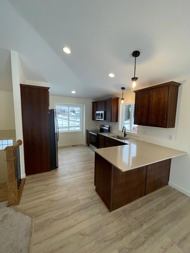 1411 34th Ave SW, Cambridge, MN 55008 - photo 2