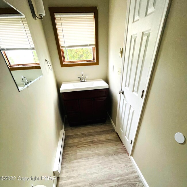 139 Victoria Arms Cir, Kunkletown, PA 18058 - photo 5