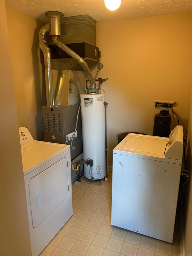 2424 Sycamore Ln, West Lafayette, IN 47906 - photo 7