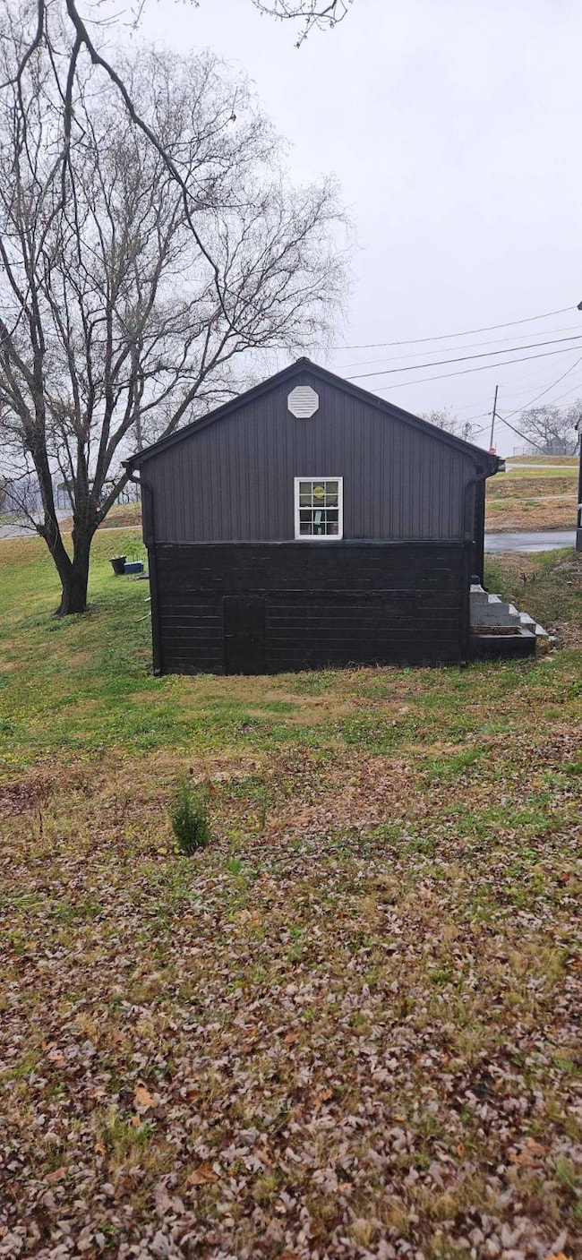 903 Kyle St, La Follette, TN 37766 - photo 7