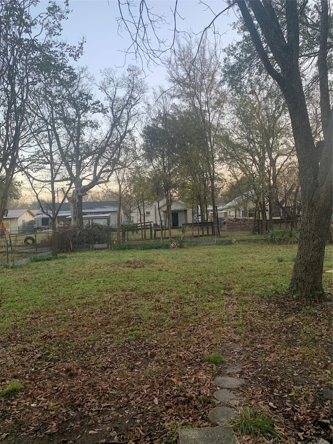 706 N Park Ave, Terrell, TX 75160 - photo 2