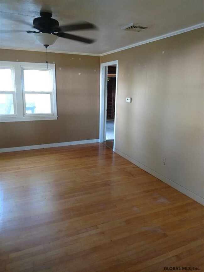 9 Phillips Rd, Rensselaer, NY 12144 - photo 2