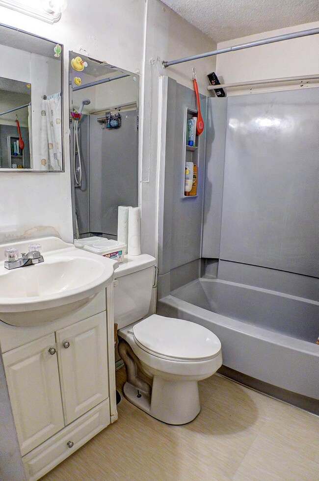 Full bathroom
