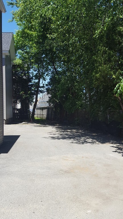 60 Queen St unit 1, Lowell, MA 01851 - photo 4