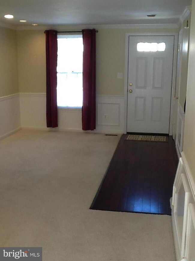 9504 Dunbrook Ct, Montgomery Village, MD 20886 - photo 5