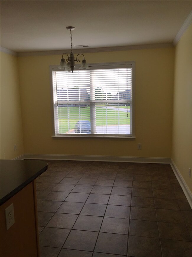 Breakfast/Dining area
