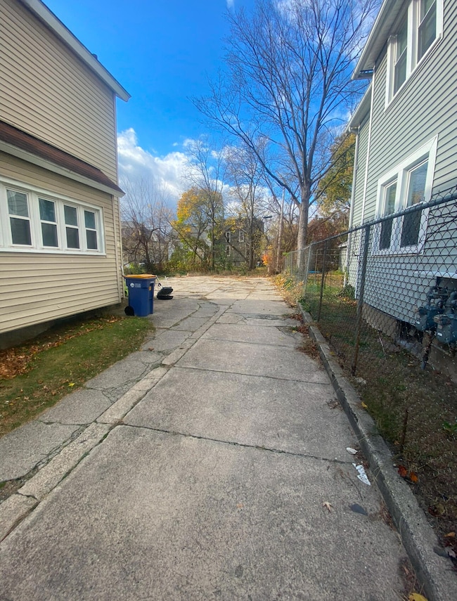 727 Union Ave SE unit 2, Grand Rapids, MI 49503 - photo 2