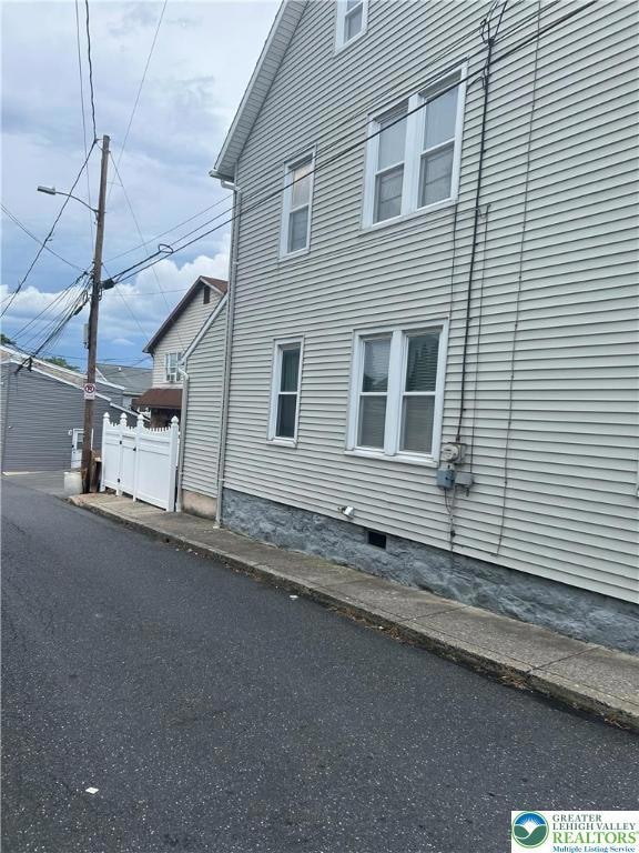 57 E Raspberry St, Bethlehem, PA 18018 - photo 2