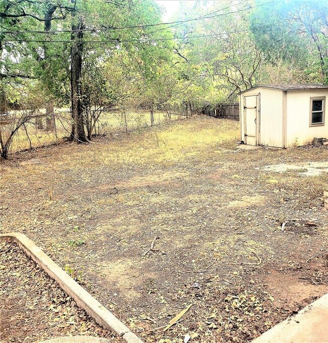 18 Lynwood Ct, Hurst, TX 76053 - photo 7