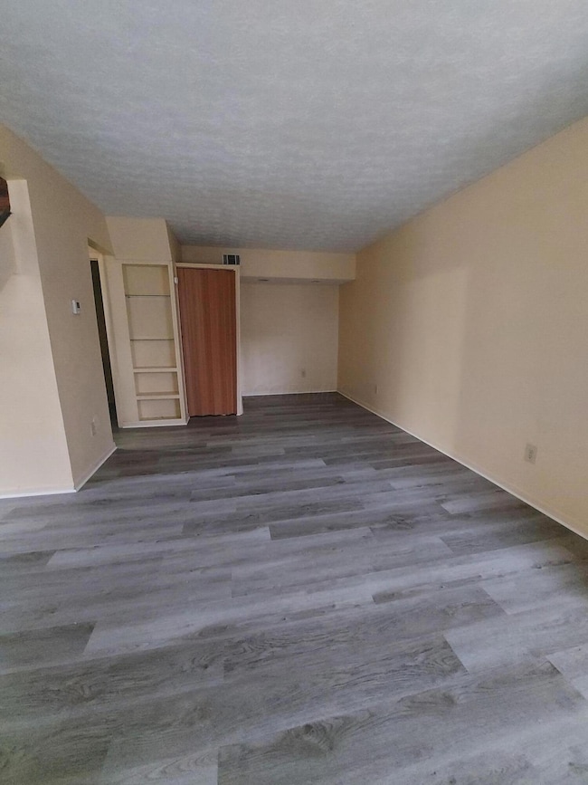 2450 Winding Hills Ct unit 2450, Columbus, OH 43224 - photo 2