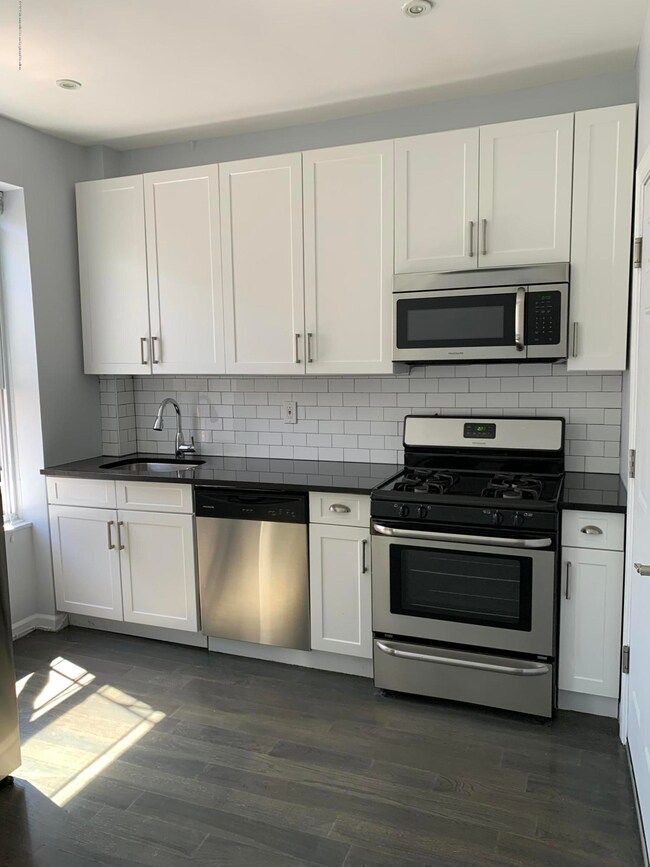 664 Jersey Ave unit 4, Jersey City, NJ 07302 - photo 4