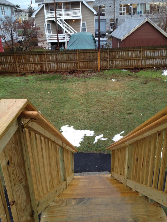 13 E Walnut St unit 2, Stamford, CT 06902 - photo 3