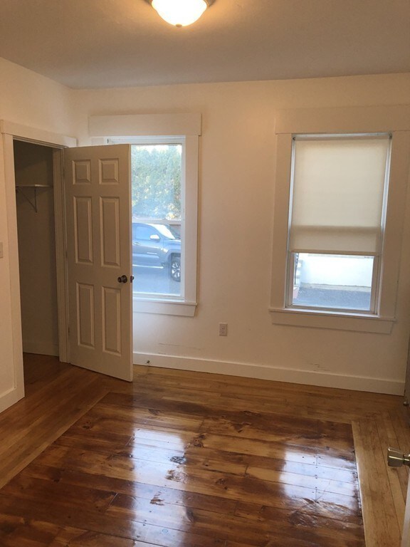 183 Methuen St unit 1st floor, Lowell, MA 01850 - photo 3