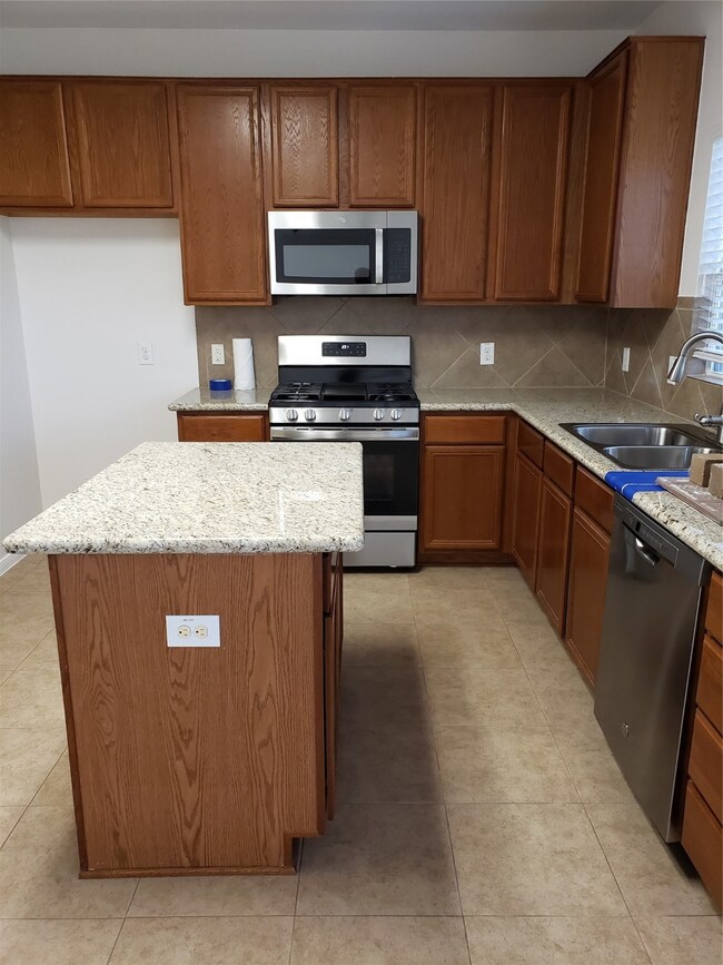 2423 July Sky Ct, Spring, TX 77386 - photo 4