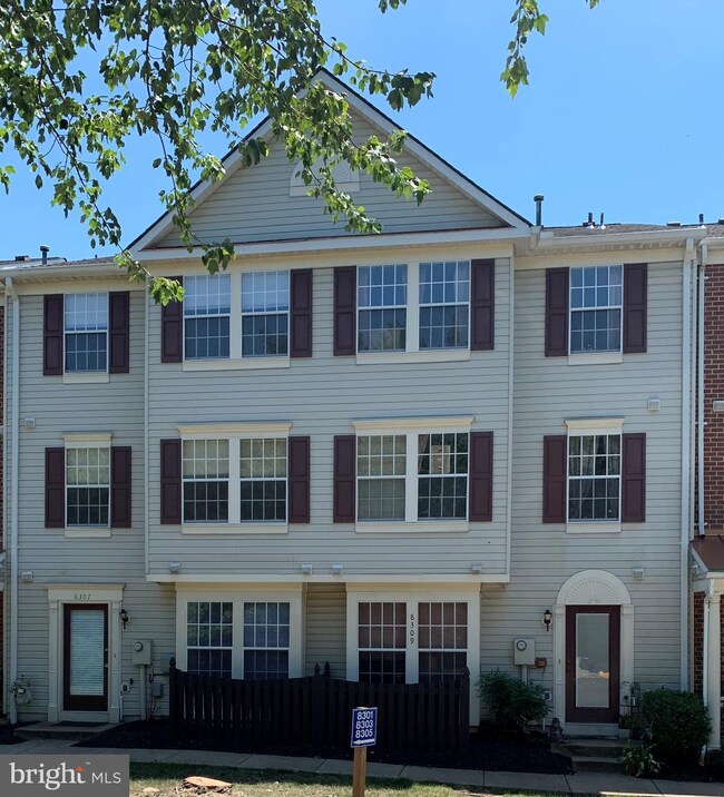 8307 Green Heron Way unit 11, Lorton, VA 22079 - photo 2