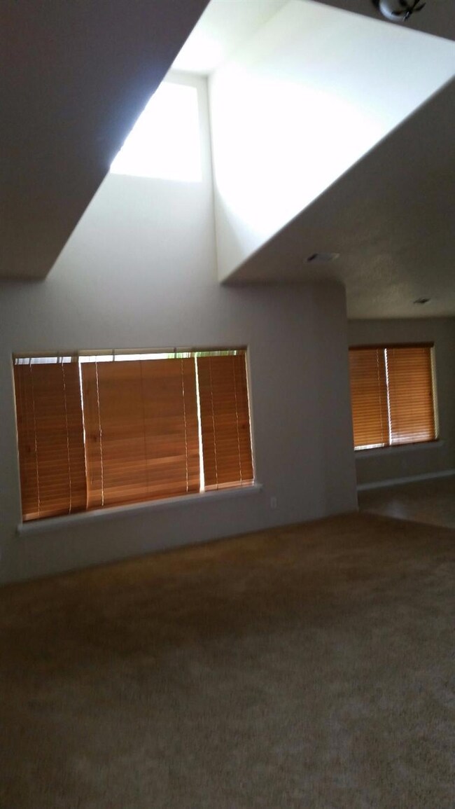 2722 Esther Ln, Grants Pass, OR 97527 - photo 4