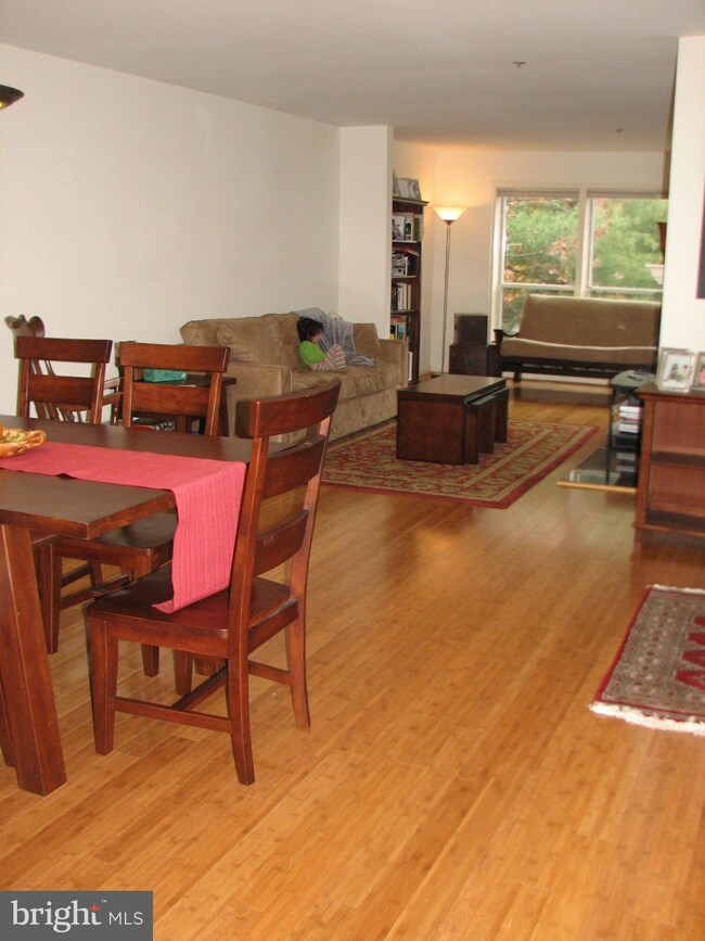 The Four Winds at Oakton unit 2-D1, Oakton, VA 22124 - photo 3