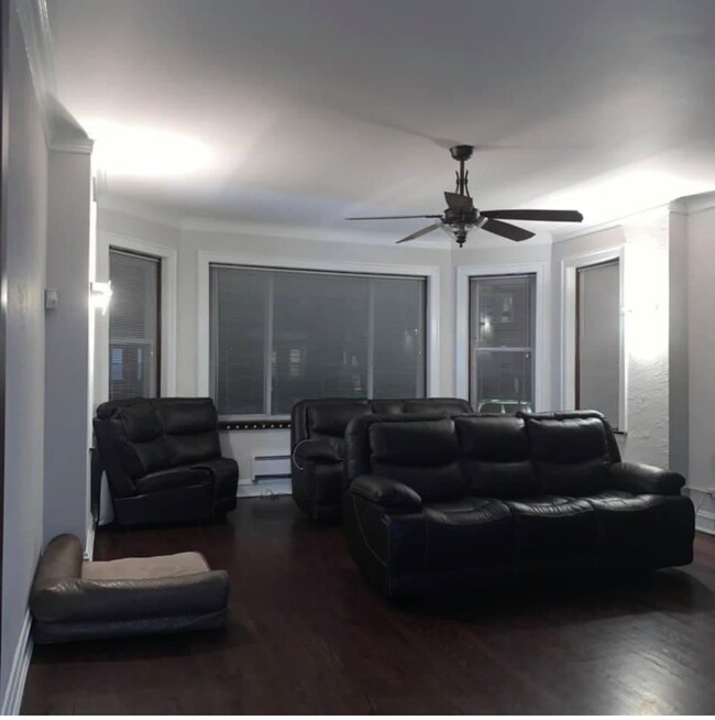 6316 N Rockwell St, Chicago, IL 60659 - photo 2