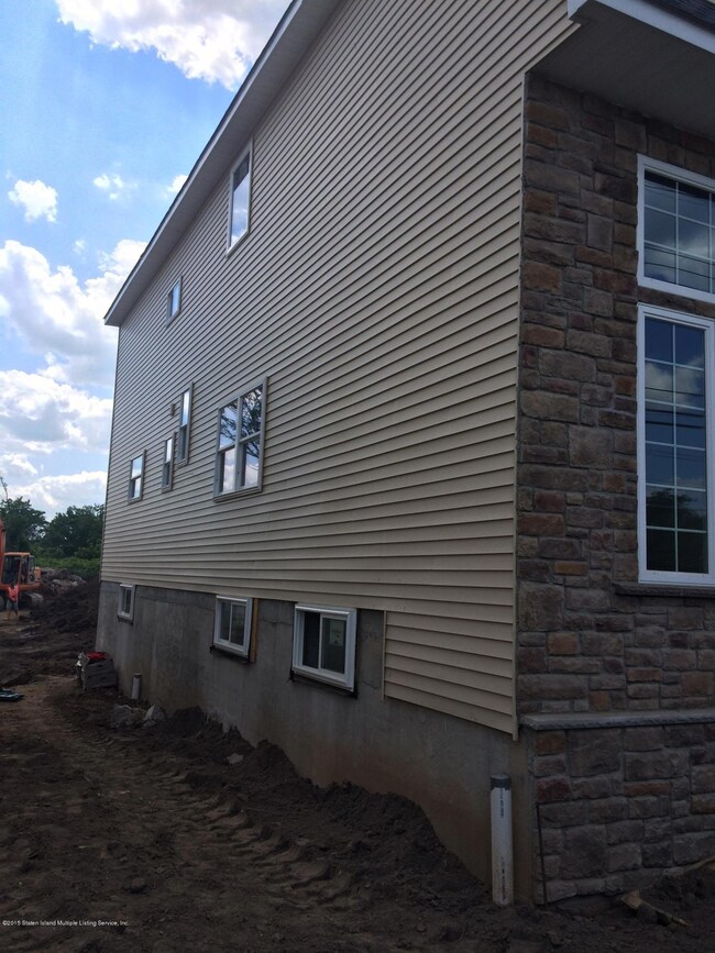 640 Liberty Ave, Staten Island, NY 10305 - photo 4