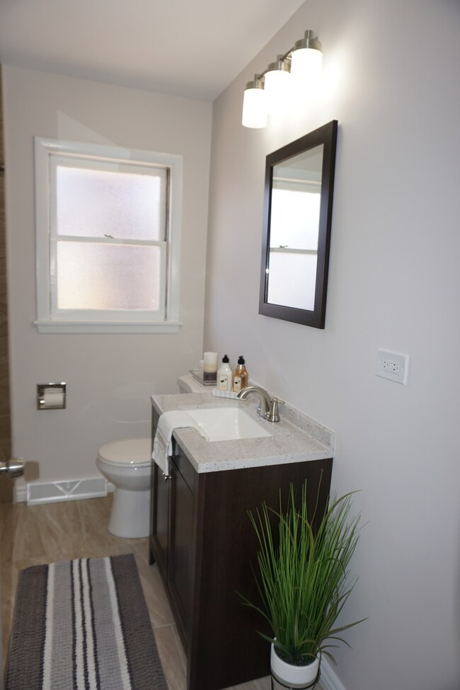 1916 Walnut St, Waukegan, IL 60087 - photo 3