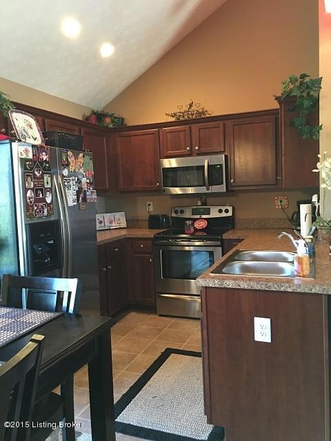 146 Berger Farm Dr, Mount Washington, KY 40047 - photo 5