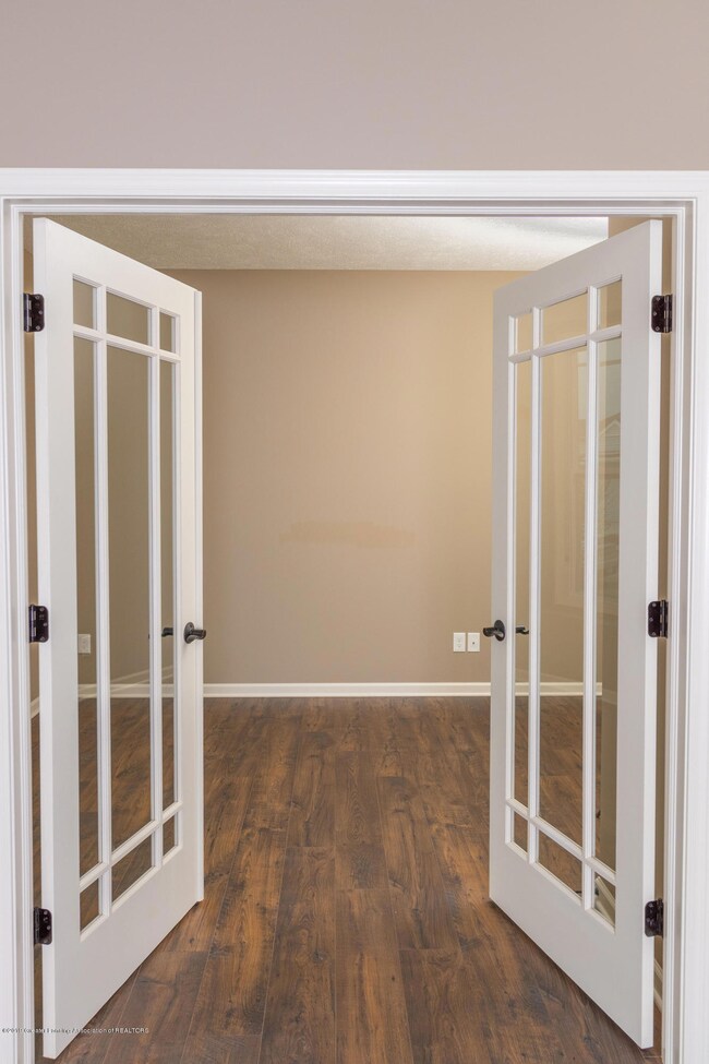 Office/flex room
