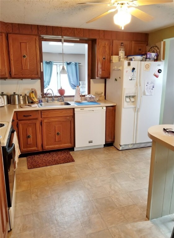 46 Macarthur Dr, Warwick, RI 02889 - photo 6