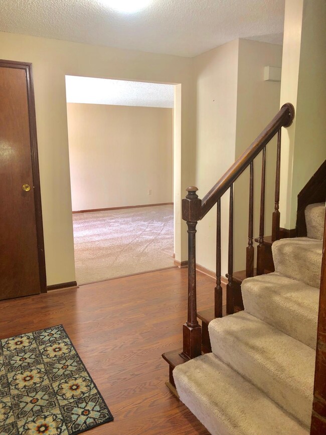 6376 Plankton Dr, Columbus, OH 43213 - photo 3