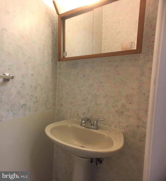 1522 Saint Christopher Ct, Edgewood, MD 21040 - photo 4