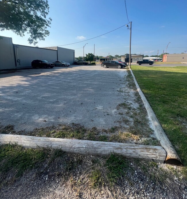 606 W Broadway St, Ardmore, OK 73401 - photo 5