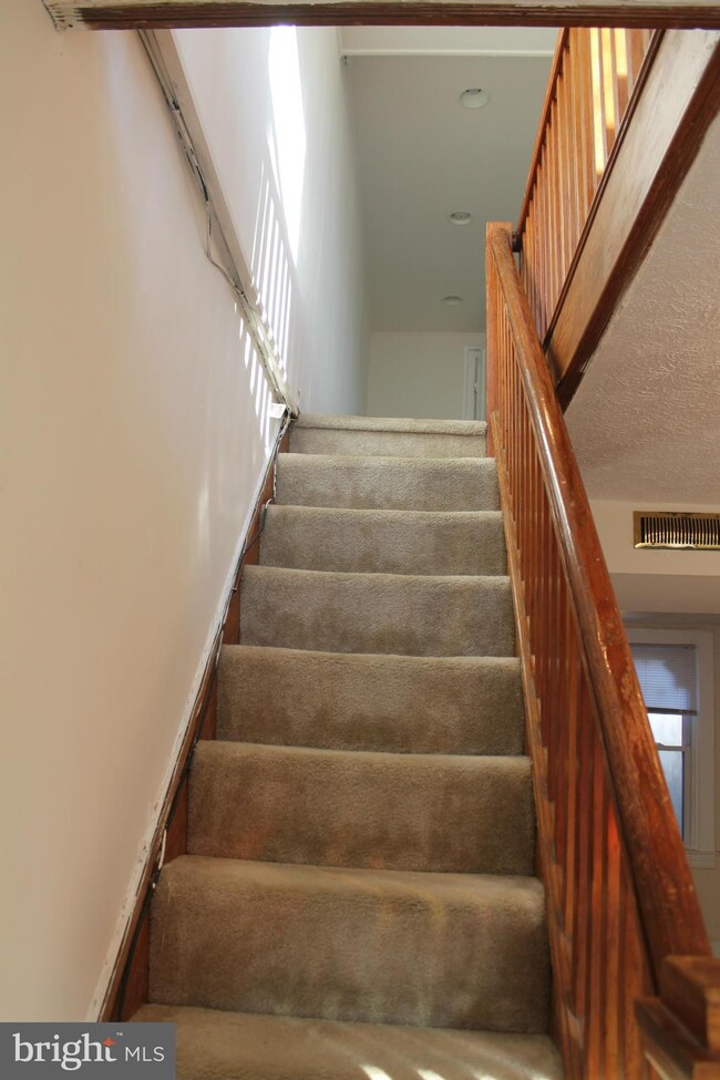 619 S Bradford St, Baltimore, MD 21224 - photo 3