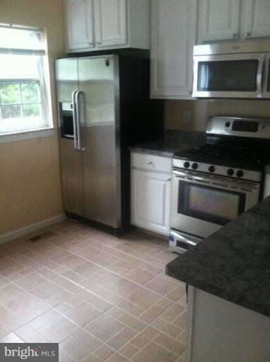 4190 Ashmere Cir, Dumfries, VA 22025 - photo 6