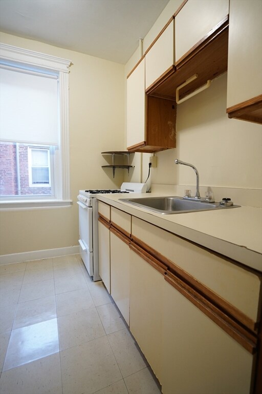 35 Gardner St unit 10, Allston, MA 02134 - photo 7