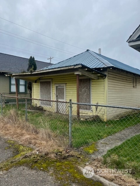 620 Duryea St, Raymond, WA 98577 - photo 5