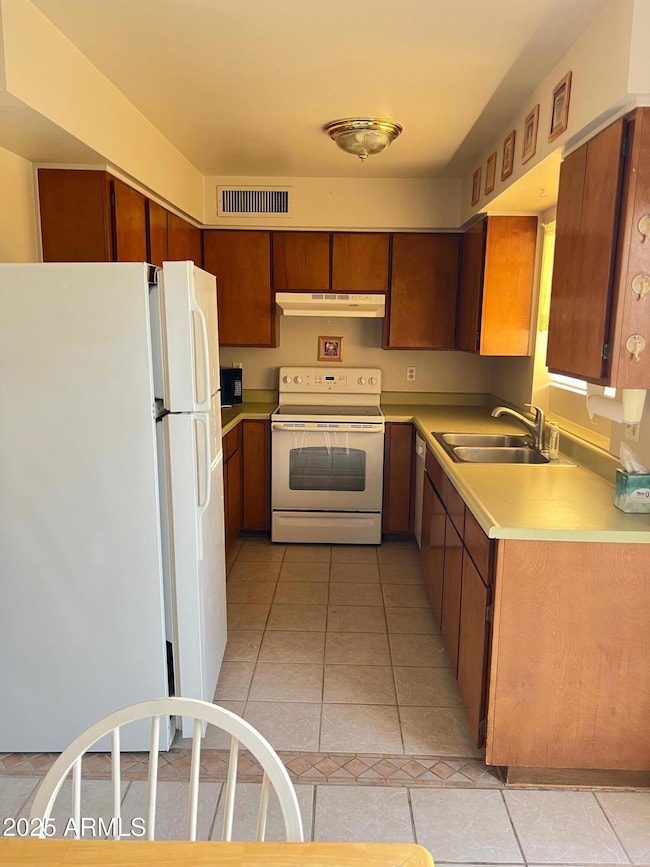 5518 E Lindstrom Ln unit 6, Mesa, AZ 85215 - photo 4