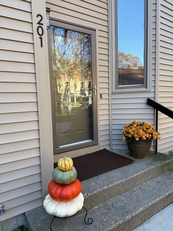 770 Salisbury St unit 201, Worcester, MA 01609 - photo 2